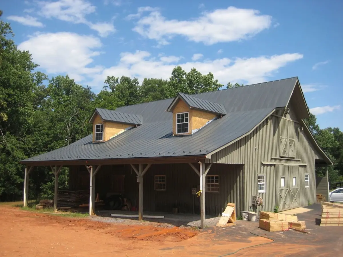 Expert Emergency Roof Leak Repair workmanship in Eastbluff